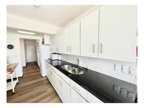 Imagen 9 de 26 de Apartamento De 4 Dormitorios Con Vista Al Puerto En Venta!!