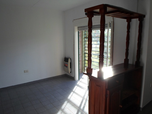 Oportunidad Apto Banco Departamento Gonnet P.b. 2 Dormitorios Espacio Verde ComĂșn + Espacio Auto