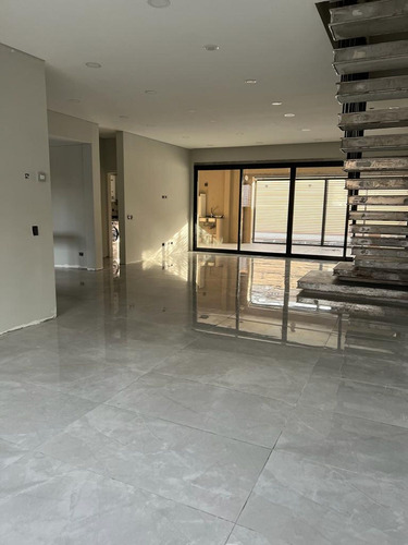 Imagen 4 de 21 de Venta Hermosa Casa A Estrenar Martinez