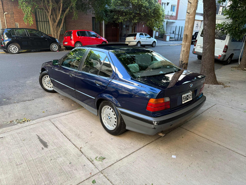 BMW Serie 3 2.0 318is Sedan