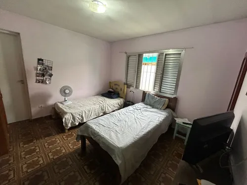 Vende-se Sobrado Sta Emília.