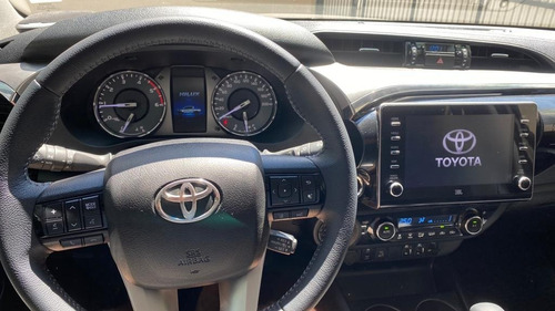 Imagen 13 de 15 de Toyota Hilux 4x4 Dc Srx 2.8 6 Att 204cv Automat Linea Nueva