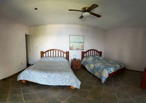 Casa En Venta En Teques Frente Al Lago