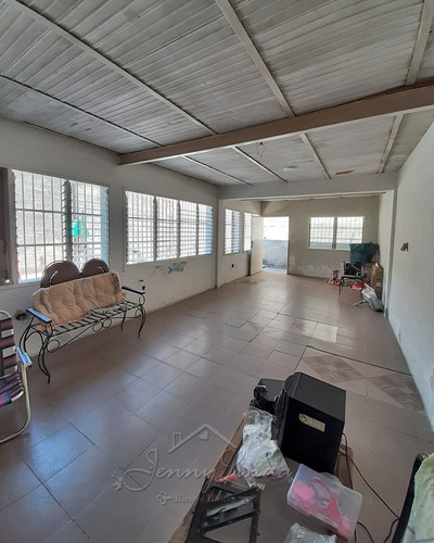 Se Vende!!! Casa En El Sector Santa Rosa Maracay Aragua