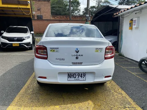 Renault Logan 1.6 Life+ Mt 4x2 2024