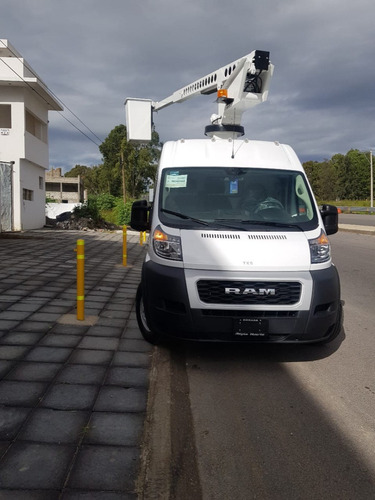 Grua Telescópica De Canastilla / Tipo Van