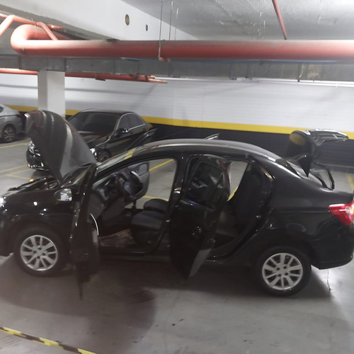 Renault Logan 1.6 Expression Hi-power 4p