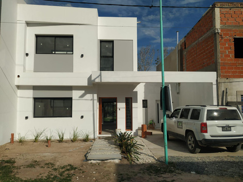 Casa En Venta- La Plata