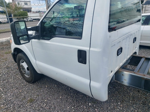 Imagen 2 de 13 de Ford F-350 2016