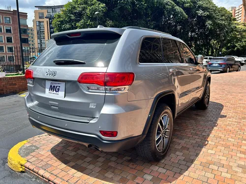Jeep Grand Cherokee Laredo
