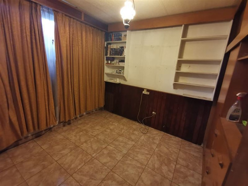 Casa En Venta De 5 Dorm. En La Florida