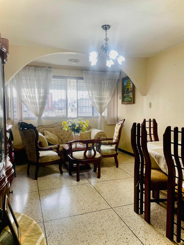 Apartamento En Venta La Candelaria Norte. Acepta Credito.