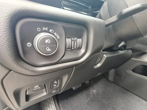 RAM 1500 3.0 Laramie 4X4 At8