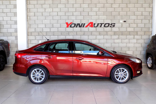 Ford Focus III 1.6 Sedan S