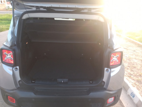 Jeep Renegade 1.8 Flex Aut. 5p