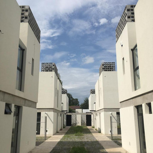 Imagen 2 de 30 de Venta Casa - Manuel B Gonnet