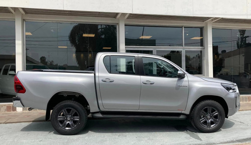 Imagen 12 de 15 de Hilux D/cabina 2.8 Tdi 204cv Automatica Srv 4x2 0km My2023