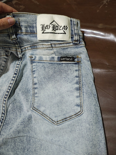 Pantalón Jean Elastizado Con Strass Gris Marca 'las Locas'