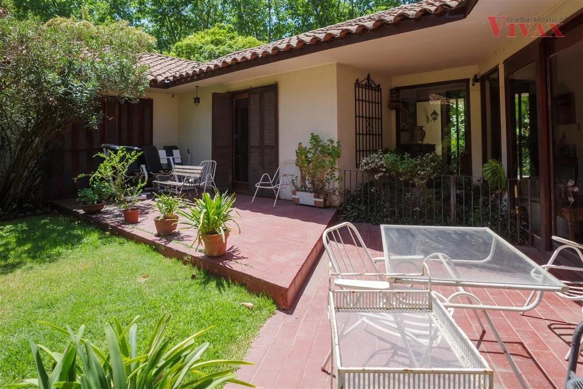 Imagen 2 de 21 de Casa En Venta De 5 Dorm. En Lo Barnechea