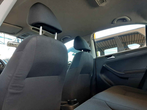 Volkswagen Jetta 2012 4p Style L5/2.5 Aut
