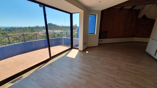 Veridika Vende Amplia Casa En Condominio.