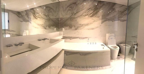 Imagen 9 de 12 de Excepcional Apartamento Frente Al Puerto, Terraza Con Piscin