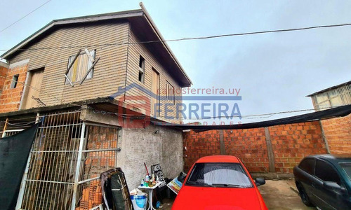 Vende 2 Casas Y Cochera - Avenida Brasil - Ciudad De Rivera