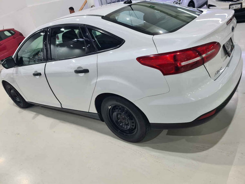 Imagen 3 de 10 de Ford Focus 2015 Focus S Ta