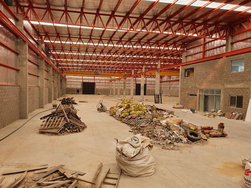 Alquiler Naves Industriales Con Puente Grúa Opcional Y Oficinas 3500 M2 En Parque Industrial Tigre