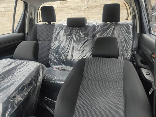 Imagen 11 de 12 de Toyota Hilux 2.7