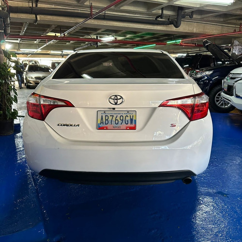 Imagen 4 de 9 de Toyota Corolla S 2015