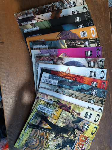 Gibi The Walking Dead , A Hq Que Deu Origem Ao Seriado / 16 Volumes (Usado)