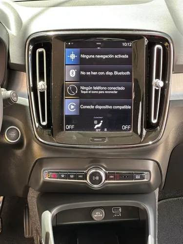 Volvo XC40 T4 MOMENTUM 2.0 AT