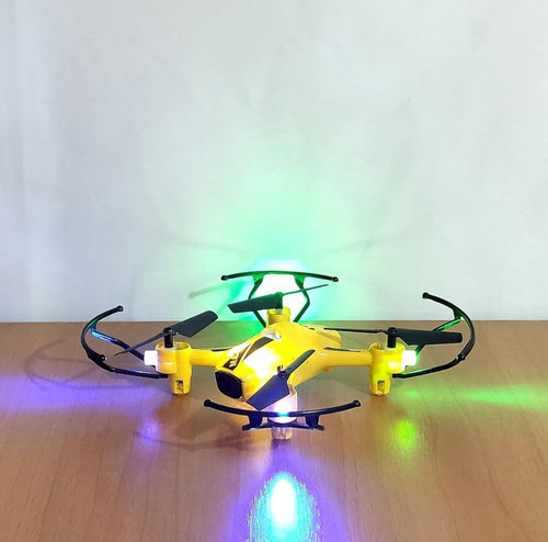 Drone Quadricóptero Controle Remoto Luz Recarregável Voo