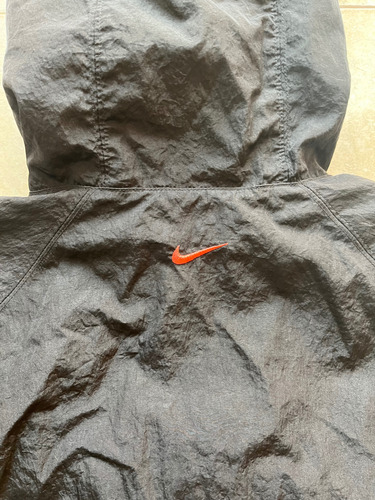 Anorak Nike Swoosh Letras Verdes