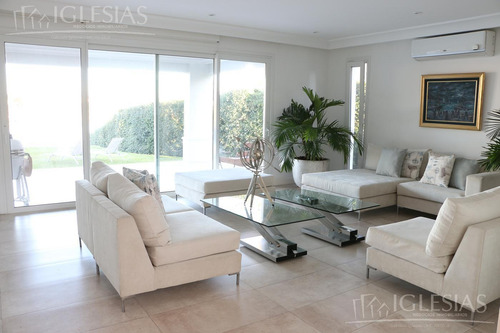 Imagen 11 de 30 de Tour 360º - Casa Al Lago En Venta O Alquiler - Barrio Los Lagos, Nordelta