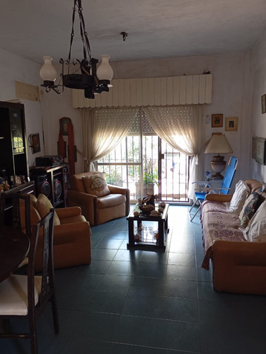 3 Locales + Casa En Planta Alta En Merlo