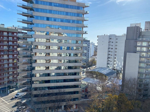 Imagen 7 de 7 de Departamento 2 Ambientes Con Balcon Saliente, Vista Panoramica