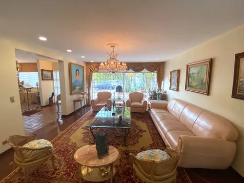 Casa En Venta En La Alameda