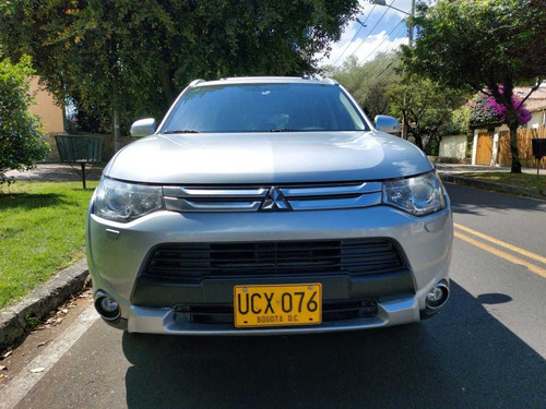 Mitsubishi Outlander 2.400cc At 7 Puestos 4x4