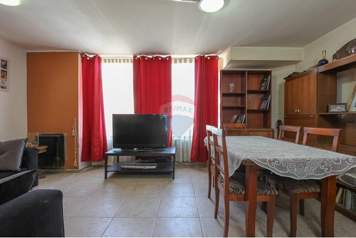 Casa En La Florida: Espacio Y Comodidad