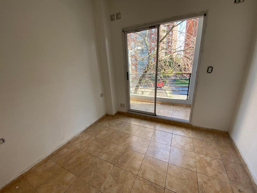 Departamento De Dos Ambientes En Venta En Avellaneda