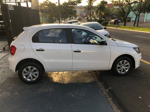 Imagem 2 de 10 de Volkswagen Gol 1.0 Flex 2021