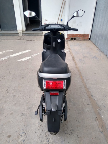 Imagen 7 de 16 de Scooter Yadea S-like Electrico