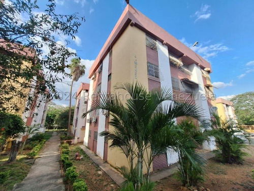 Hector Piña Alquila Apartamento En Zona Este De Barquisimeto 2 4-1 7 8 7 3
