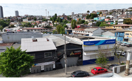 Local Comercial En 14 Norte Viña Del Mar,alto Flujo Peatonal