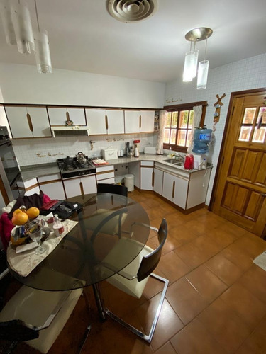 Imagen 7 de 18 de Espectacular 6 Ambientes Con Cochera Cubierta