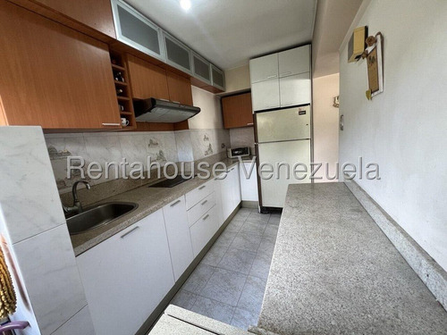 Cod. 18: Bonito Apartamento En Los Chaguaramos. No Dejes De Visitarlo