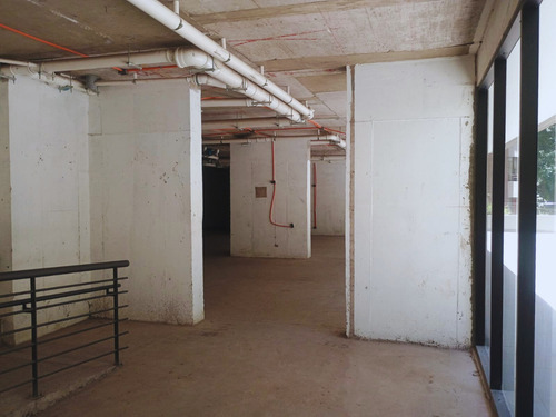 Local Comercial Amplio Con Terraza En Providencia, Placa Com