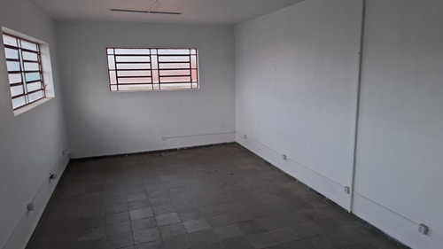 Espaço Comercial - Já Com Biombos, Separações Para Adm. - Vaga De Garagem